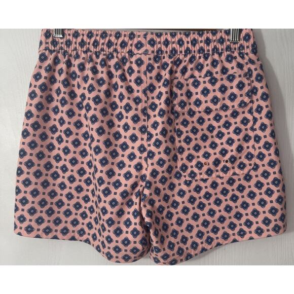 Vineyard Vines Swim Trunks 7" Chappy shorts Men XS Medallion Print Pink Lined - Picture 6 of 10